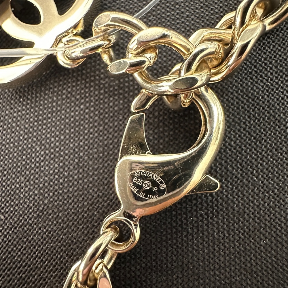 CHANEL Square Crystal CC Choker - Picture 4 of 7